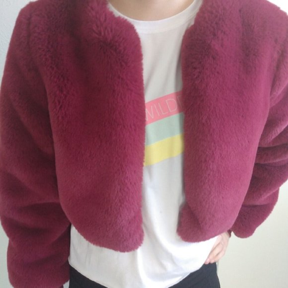 FASHION NOVA FAUX FUR CRANBERRY COLOR SHORT JACKET SIZE SMALL NWT - Picture 4 of 4